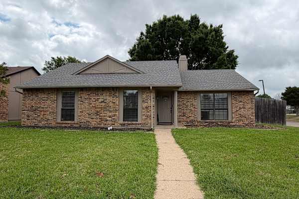 House sit in Allen, TX, US