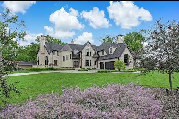 House sit in Hinsdale, IL, US