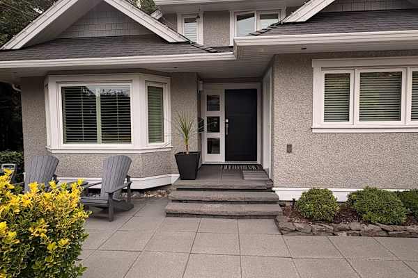 House sit in North Vancouver, BC, Canada