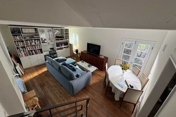 House sit in Los Angeles, CA, US