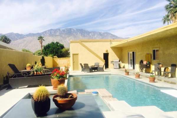 House sit in Palm Springs, CA, US