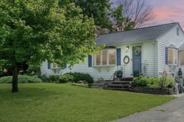House sit in West Suffield, CT, US