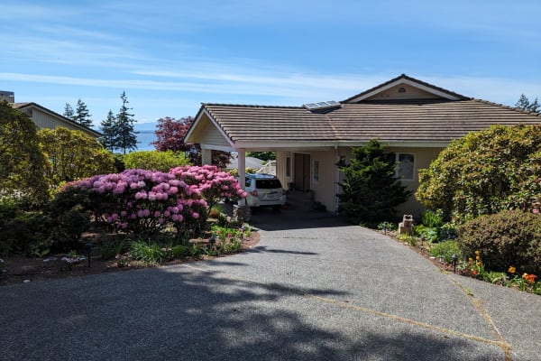House sit in Clinton, WA, US