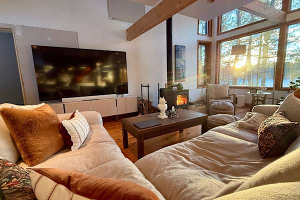 House sit in Sundridge, ON, Canada