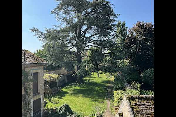 House sit in Davron, France