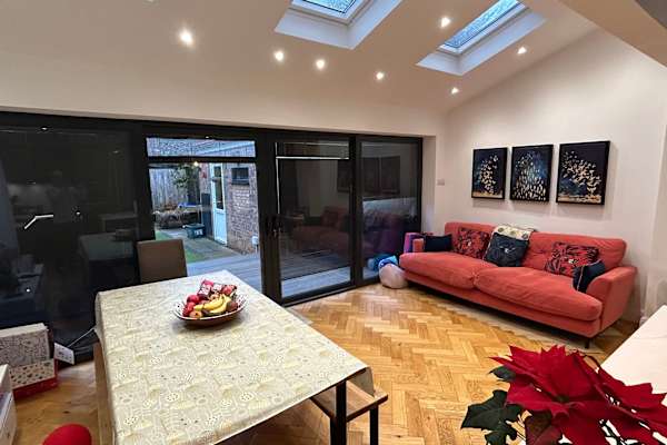 House sit in West Wimbledon, United Kingdom