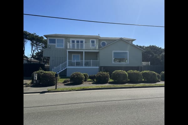 House sit in Bandon, OR, US