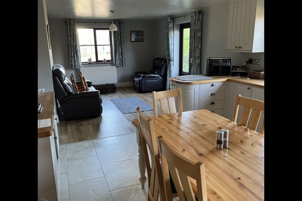 House sit in Axminster, United Kingdom