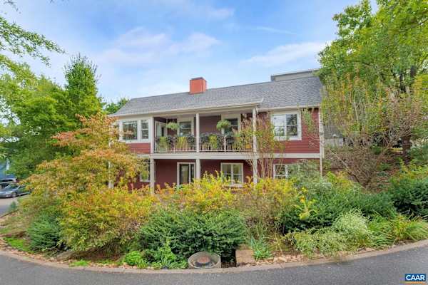 House sit in Charlottesville, VA, US