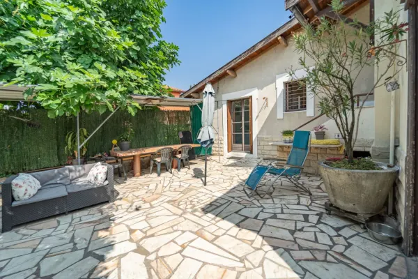 House sit in Lyon, France