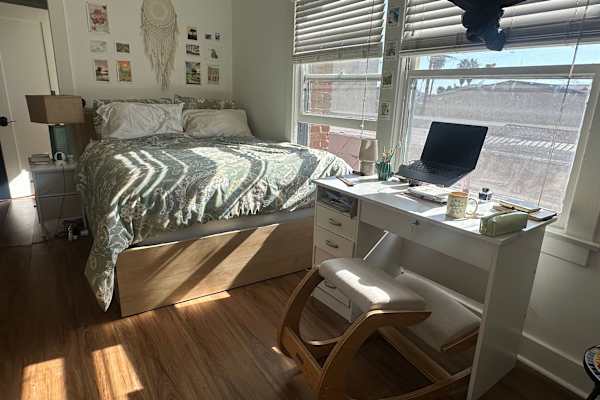 House sit in West Hollywood, CA, US