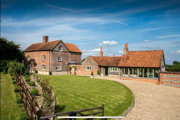 House sit in Newbury, United Kingdom