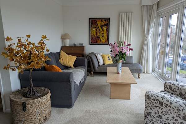 House sit in Winchester, United Kingdom