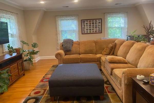 House sit in Shaker Heights, OH, US