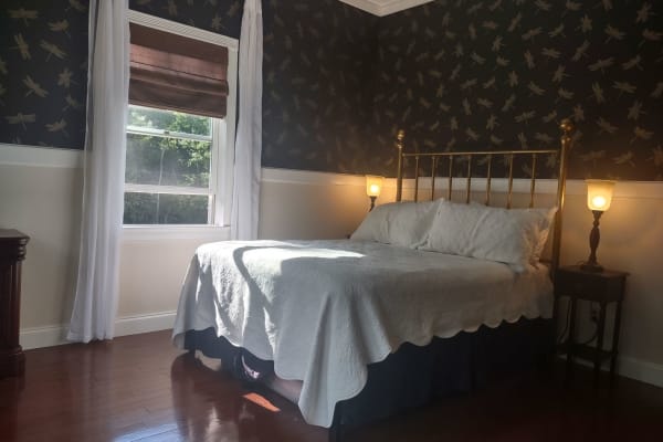 House sit in Warren, MA, US