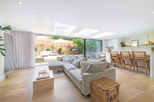 House sit in Clapham, United Kingdom