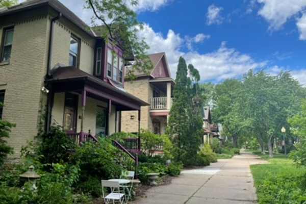 House sit in Minneapolis, MN, US