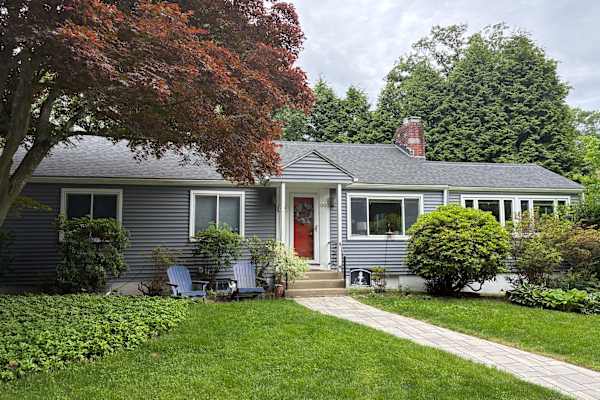 House sit in Newton, MA, US