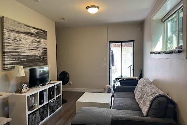 House sit in Burnaby, BC, Canada