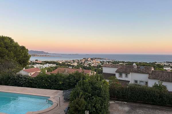 House sit in Bandol, France