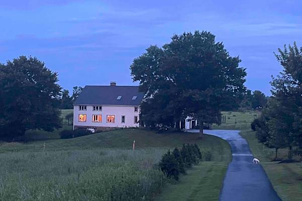 House sit in Frenchtown, NJ, US