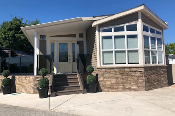 House sit in Kelowna, BC, Canada