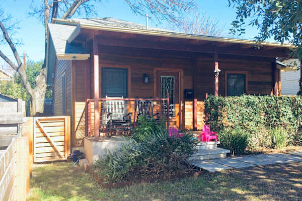 House sit in Austin, TX, US