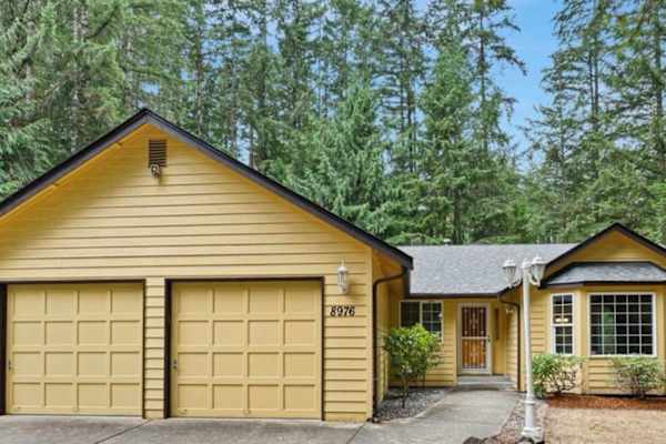 House sit in Port Orchard, WA, US