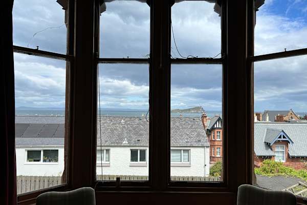 House sit in North Berwick, United Kingdom