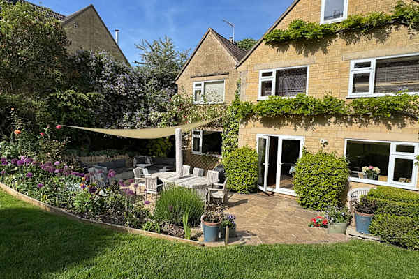 House sit in Painswick, United Kingdom