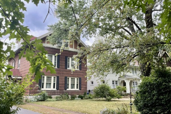 House sit in University City, MO, US