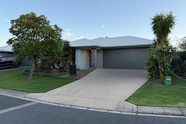 House sit in Caloundra, QLD, Australia