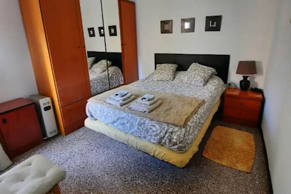 House sit in Barcelona, Spain