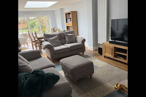 House sit in Caterham, United Kingdom