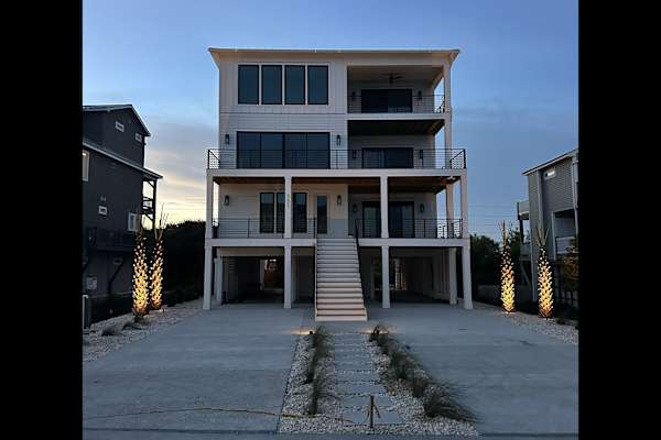 House sit in North Topsail Beach, NC, US
