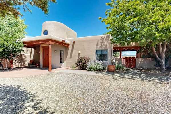 House sit in Santa Fe, NM, US