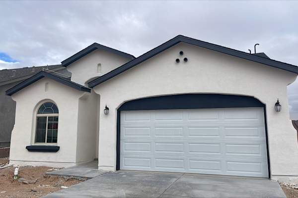House sit in Albuquerque, NM, US