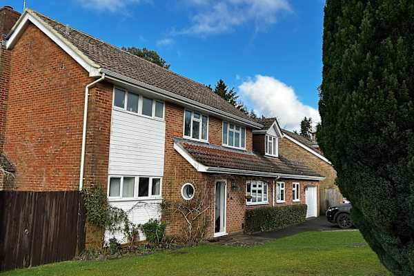 House sit in Liphook, United Kingdom