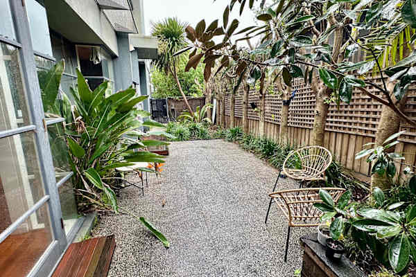House sit in Melbourne, VIC, Australia