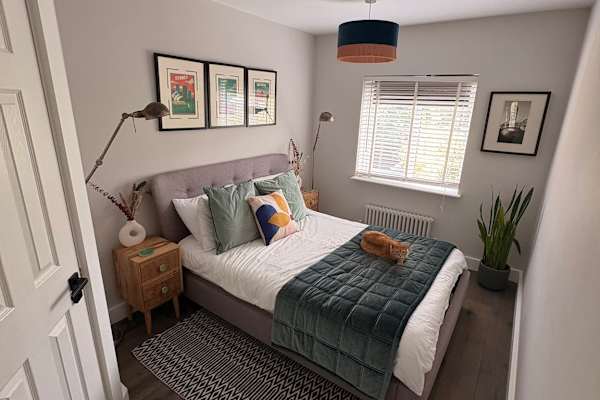House sit in Glossop, United Kingdom