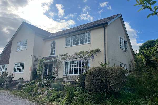 House sit in Totnes, United Kingdom