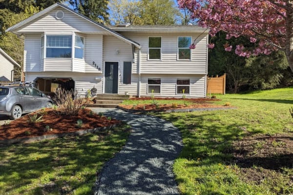 House sit in Courtenay, BC, Canada