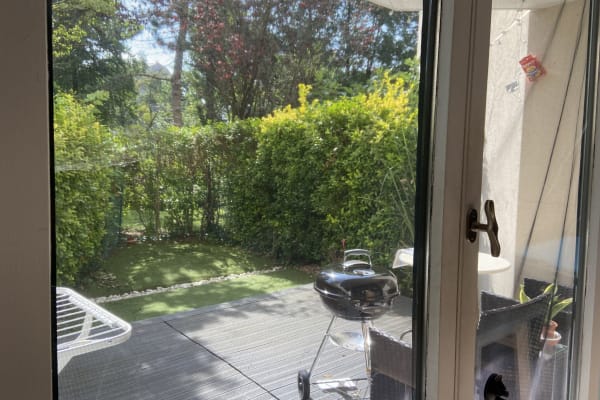 House sit in Paris, France