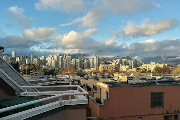 House sit in Vancouver, BC, Canada