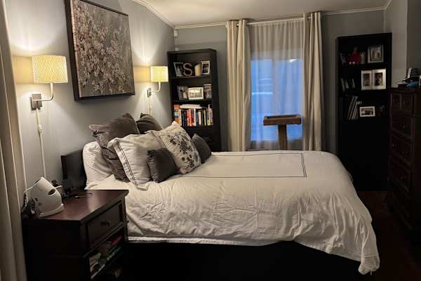 House sit in Burbank, CA, US