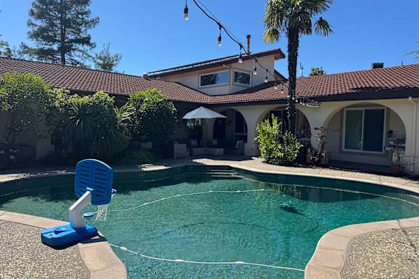 House sit in Petaluma, CA, US