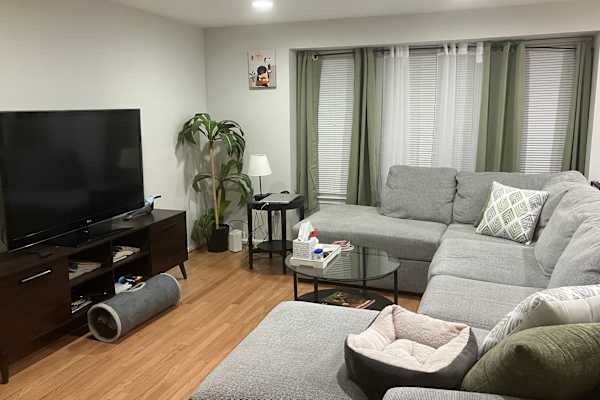 House sit in Germantown, MD, US