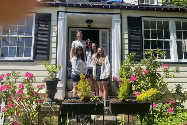 House sit in Oak Bay, BC, Canada