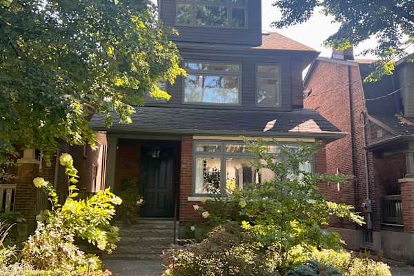 House sit in Toronto, ON, Canada