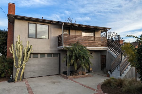 House sit in El Segundo, CA, US